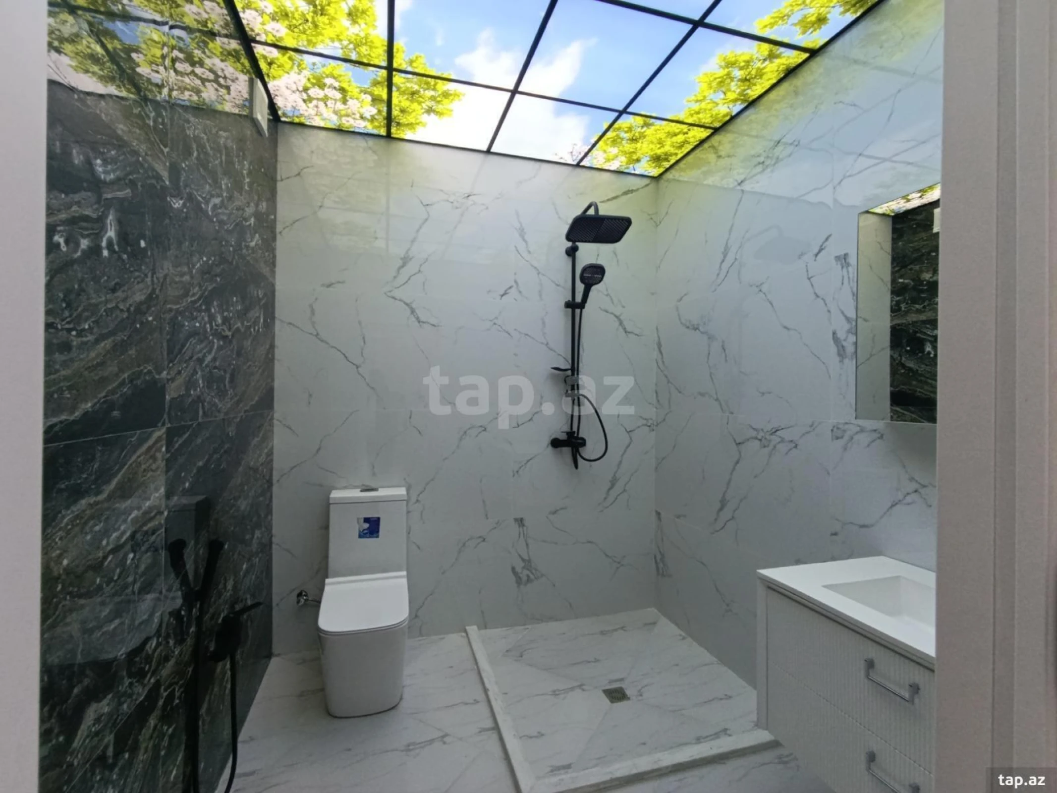 Satılır 4 otaqlı yeni tikili 155 m²