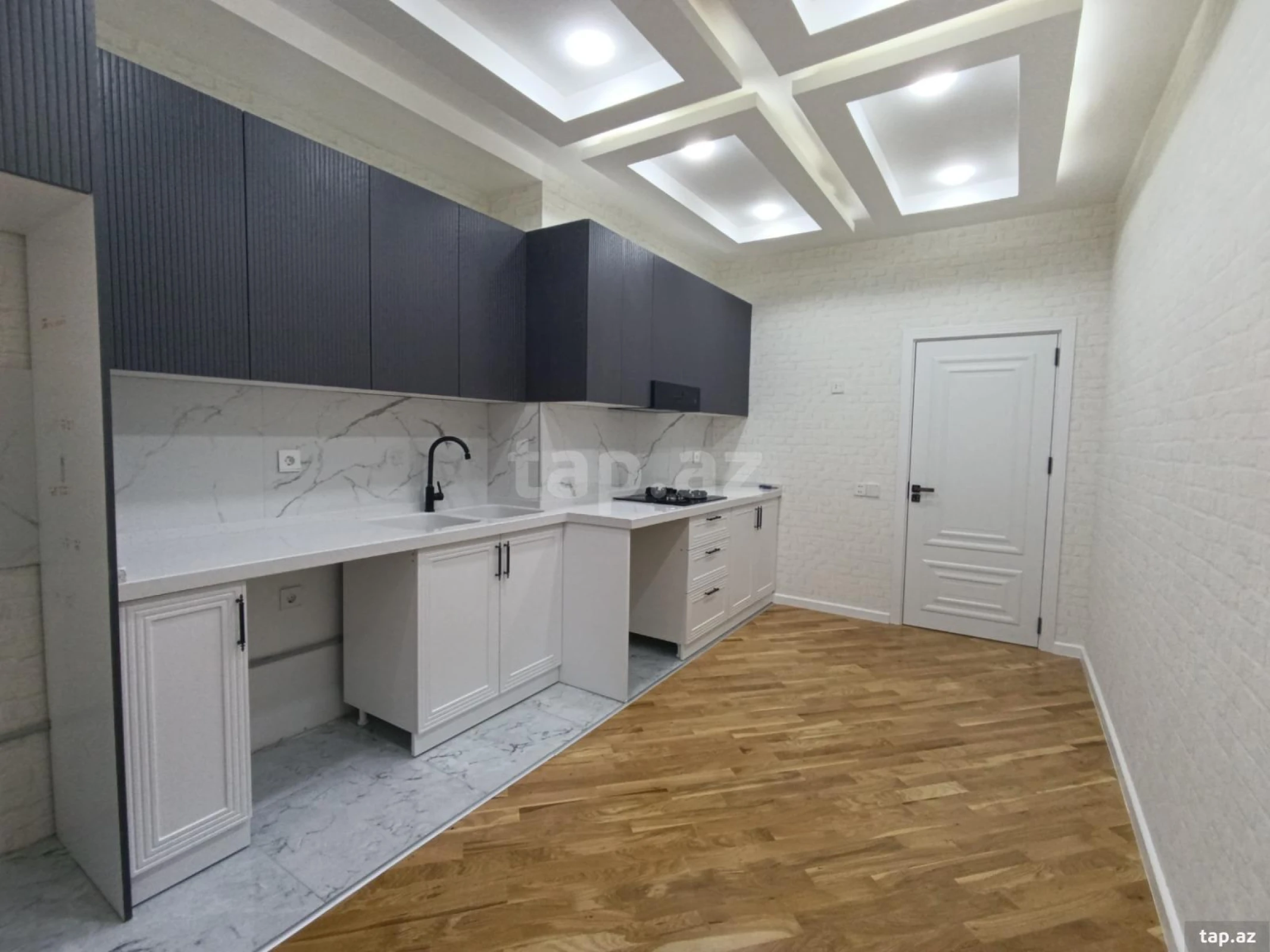 Satılır 4 otaqlı yeni tikili 155 m²