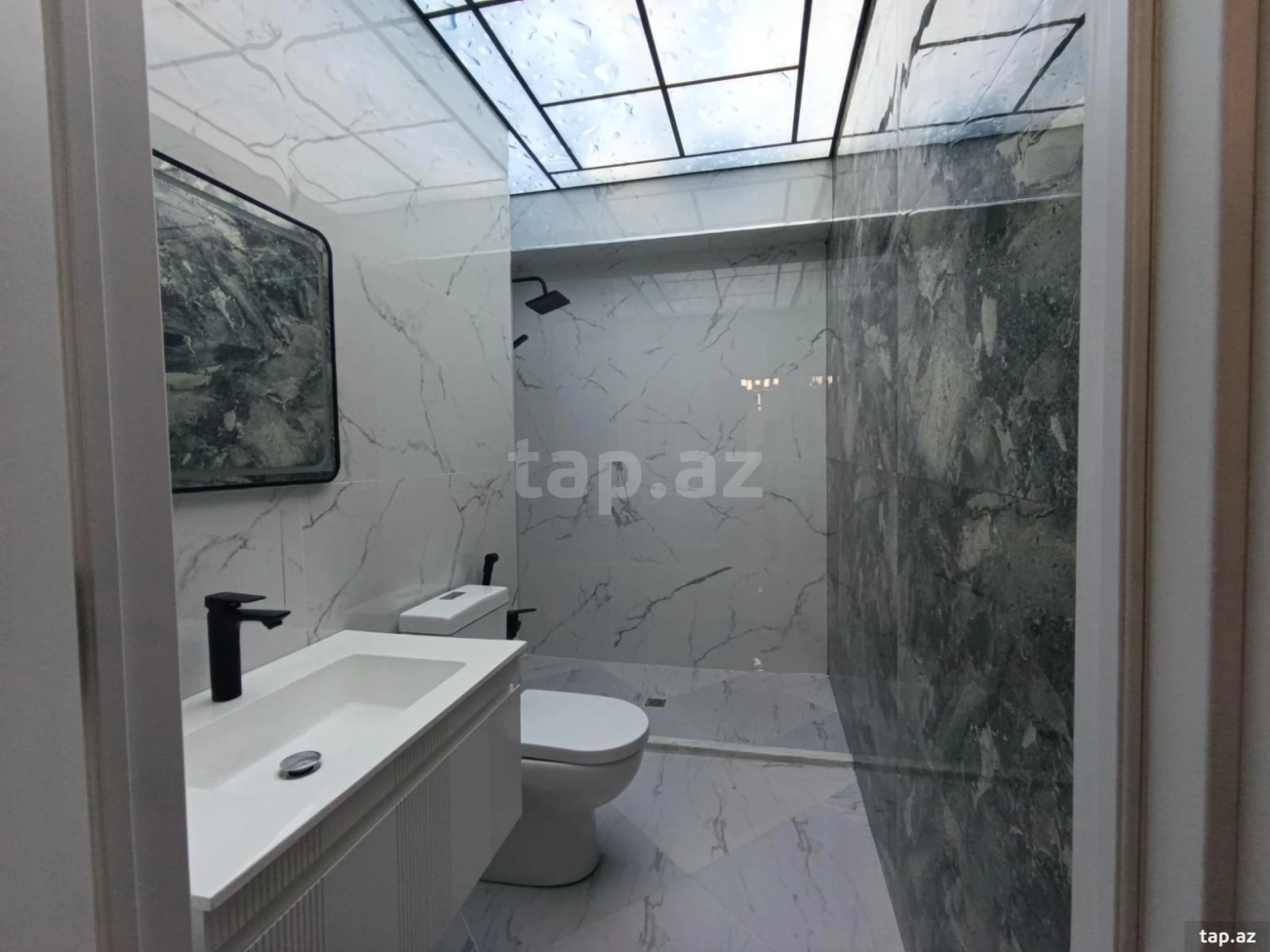 Satılır 4 otaqlı yeni tikili 155 m²