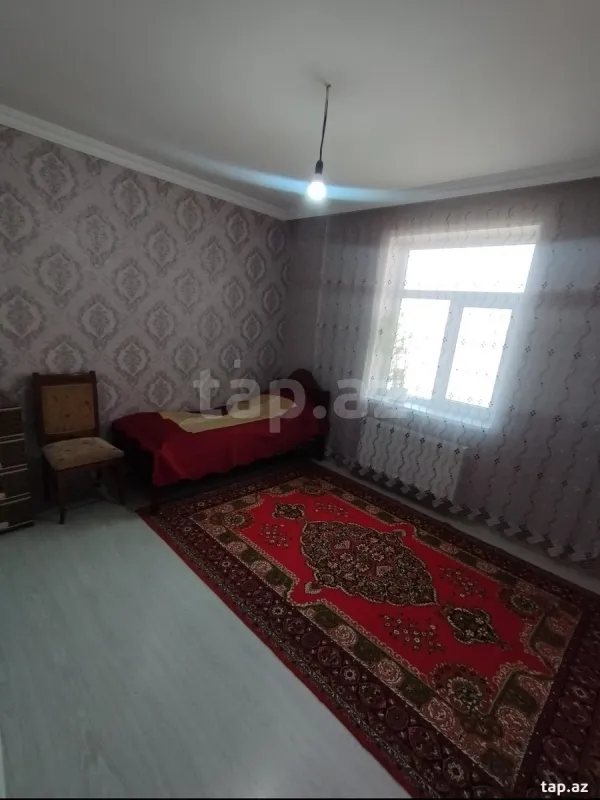 Satılır 4 otaqlı həyət evi