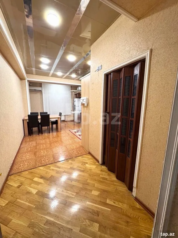 Kirayə verilir 3 otaqlı yeni tikili 140 m²