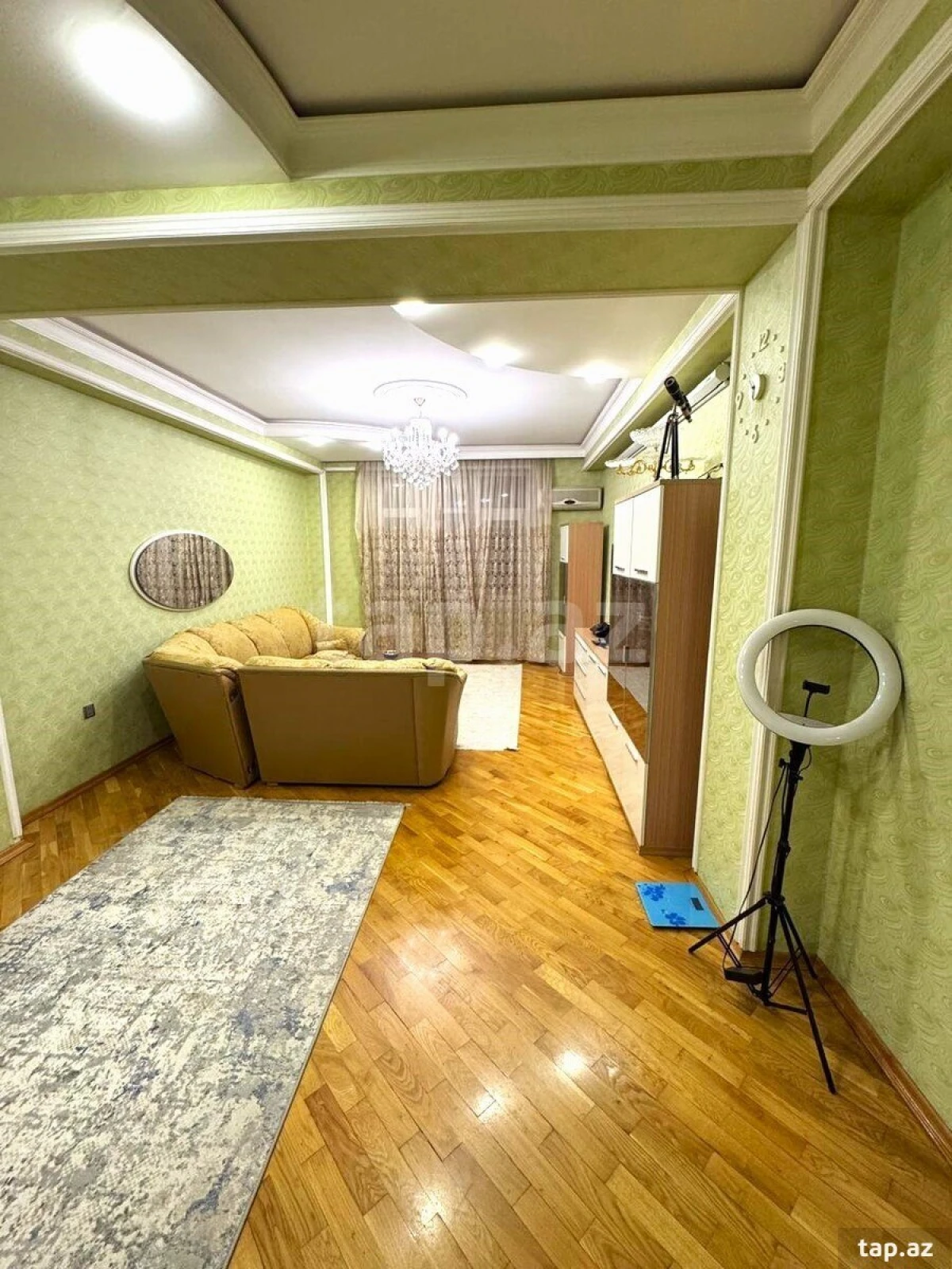 Kirayə verilir 3 otaqlı yeni tikili 140 m²
