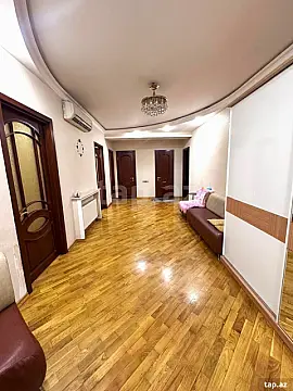 Kirayə verilir 3 otaqlı yeni tikili 140 m²