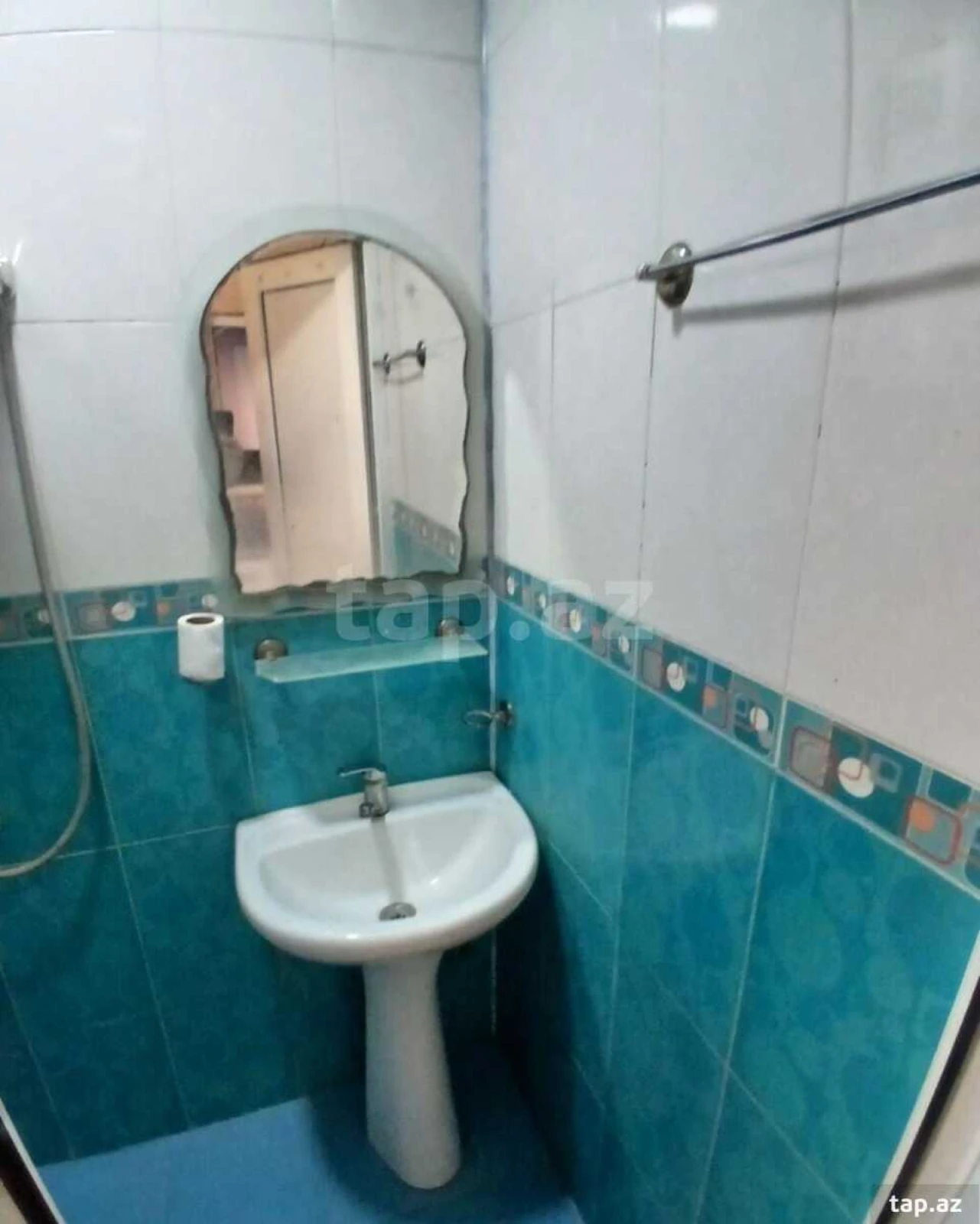 Kirayə verilir 1 otaqlı həyət evi