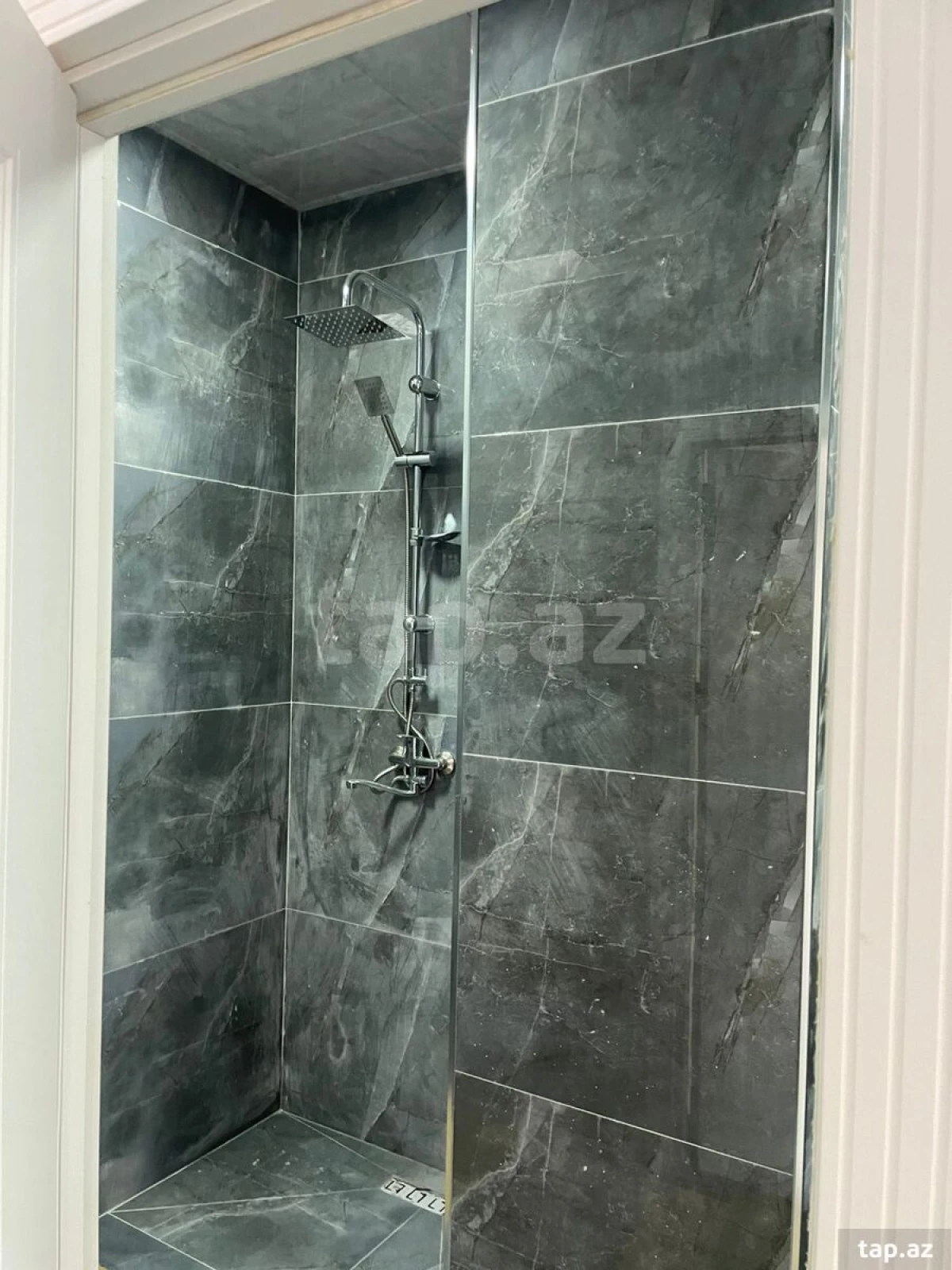 Satılır 2 otaqlı yeni tikili 68 m²
