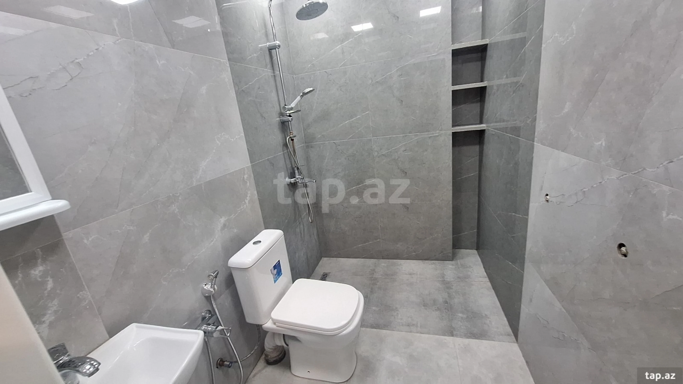 Kirayə verilir 2 otaqlı yeni tikili 64 m²