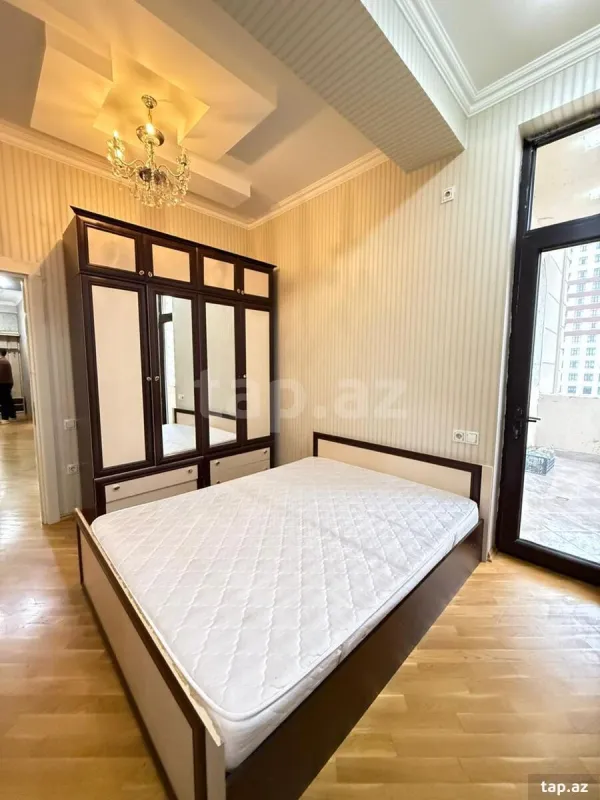 Kirayə verilir 3 otaqlı yeni tikili 110 m²