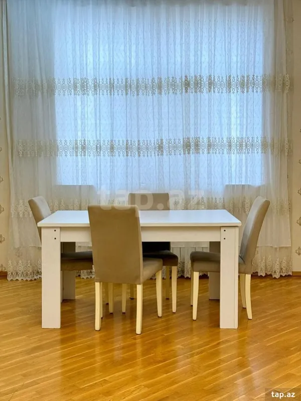 Kirayə verilir 3 otaqlı yeni tikili 110 m²