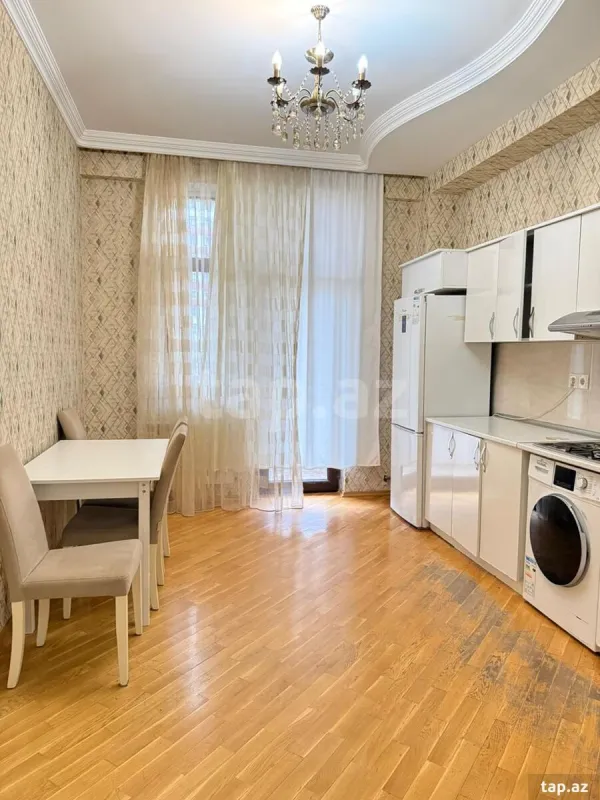 Kirayə verilir 3 otaqlı yeni tikili 110 m²