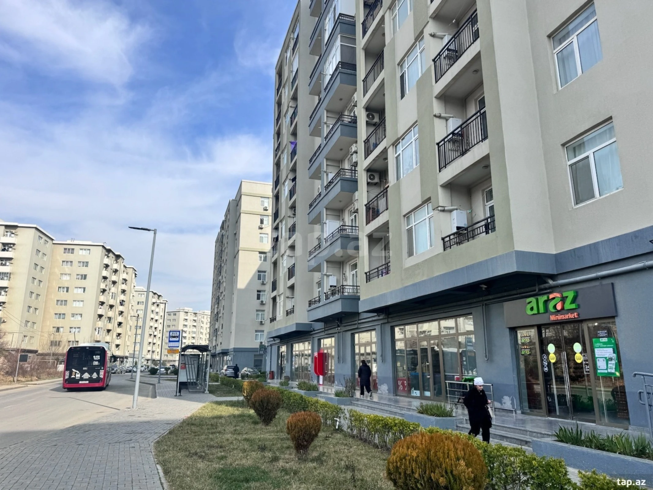 Satılır 3 otaqlı yeni tikili 85 m²