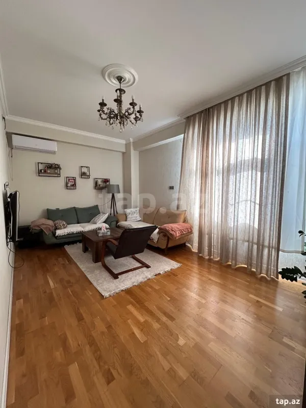Satılır 3 otaqlı yeni tikili 85 m²