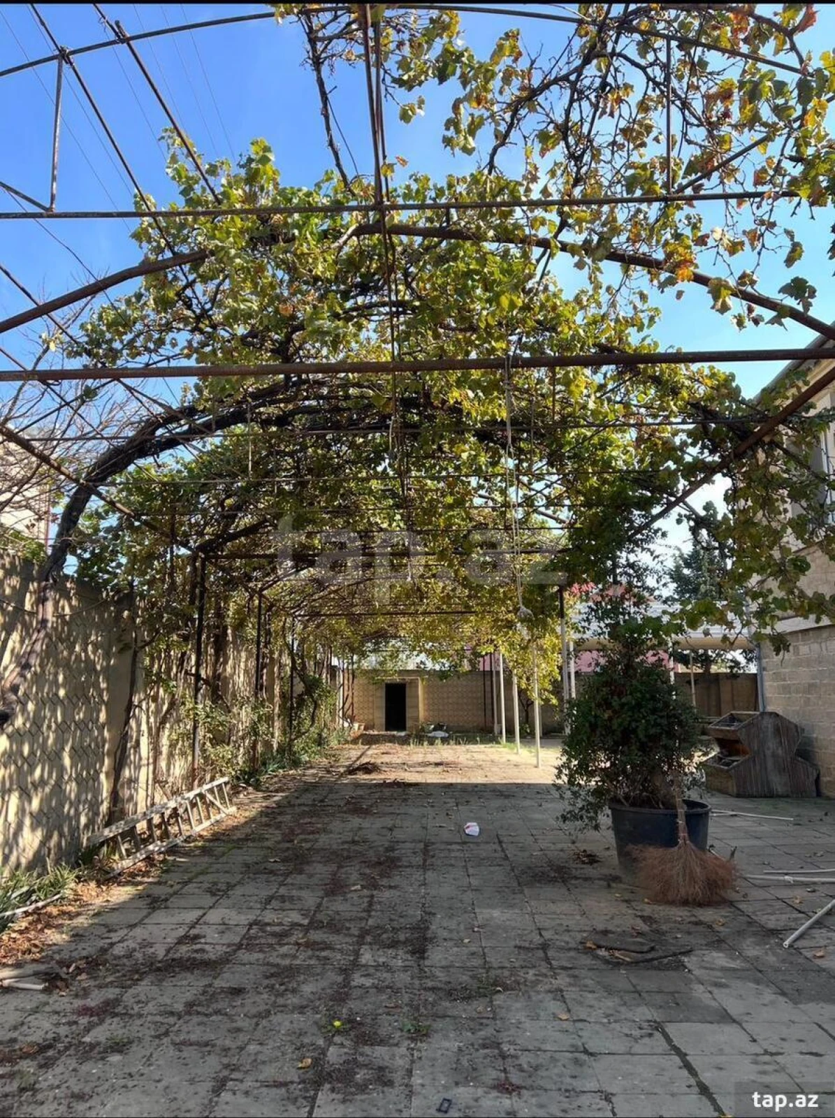 Kirayə verilir 4 otaqlı həyət evi