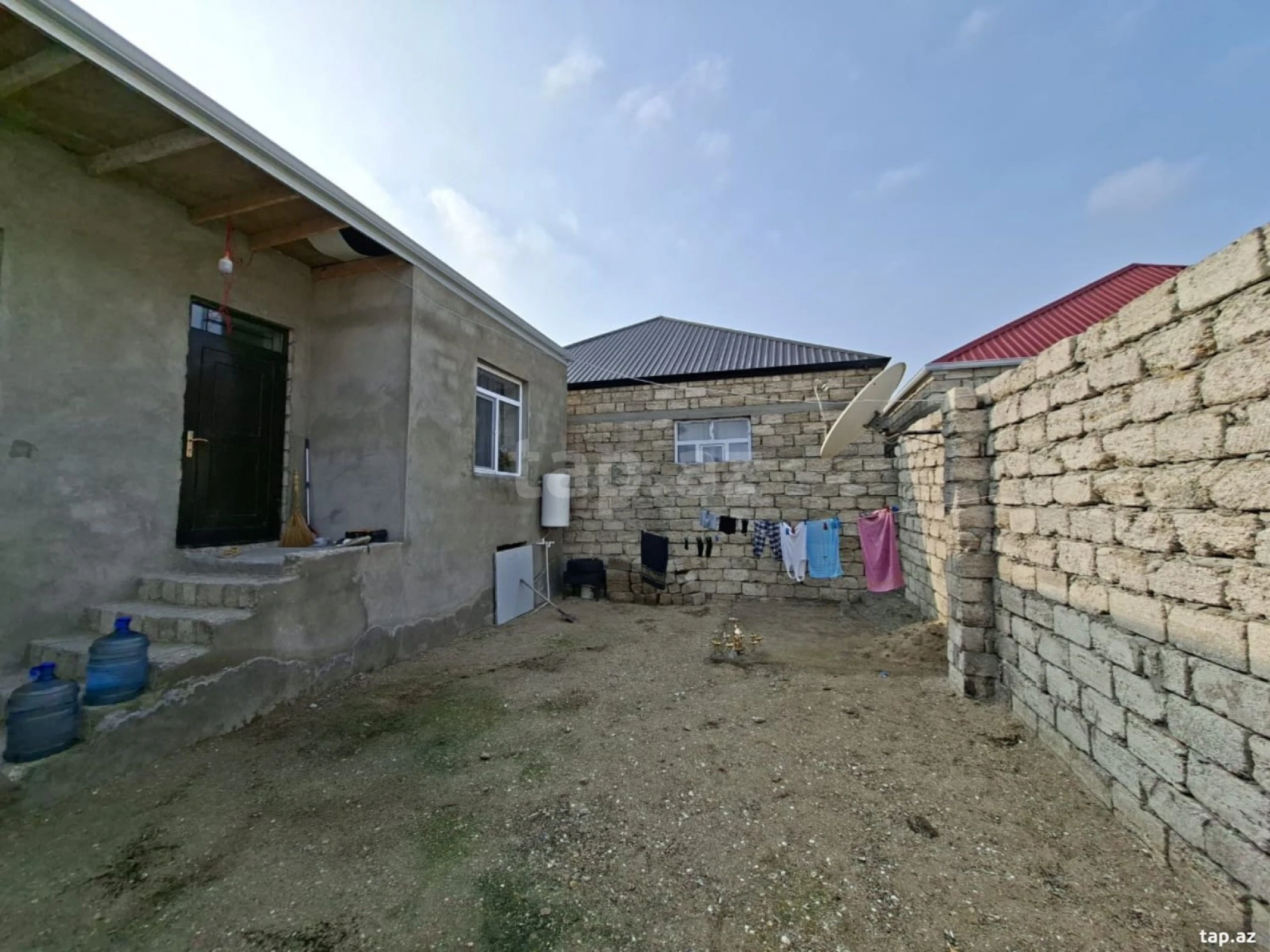 Satılır 3 otaqlı həyət evi