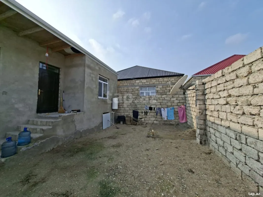 Satılır 3 otaqlı həyət evi