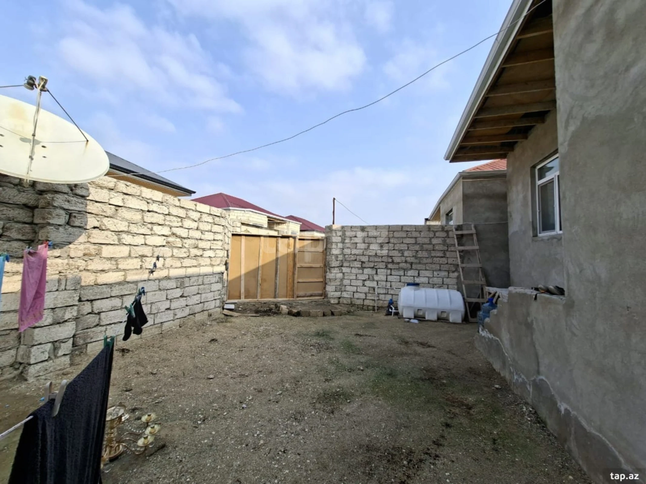 Satılır 3 otaqlı həyət evi