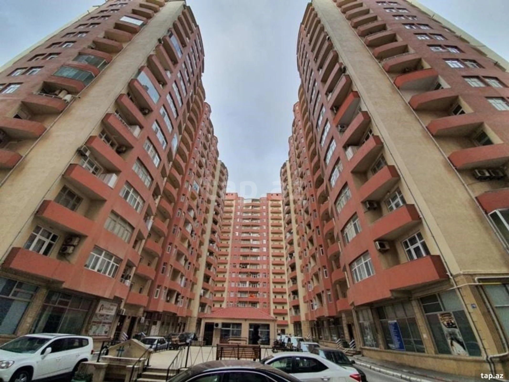 Kirayə verilir 2 otaqlı yeni tikili 75 m²