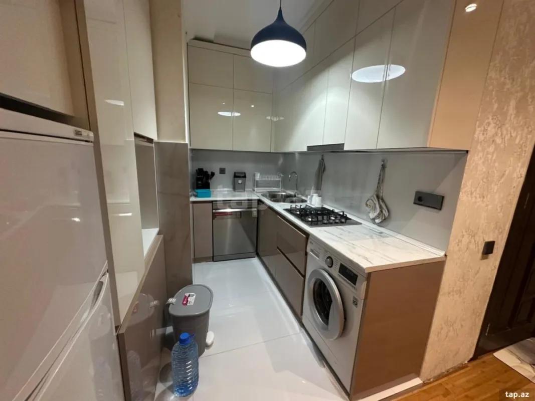 Kirayə verilir 2 otaqlı yeni tikili 75 m²