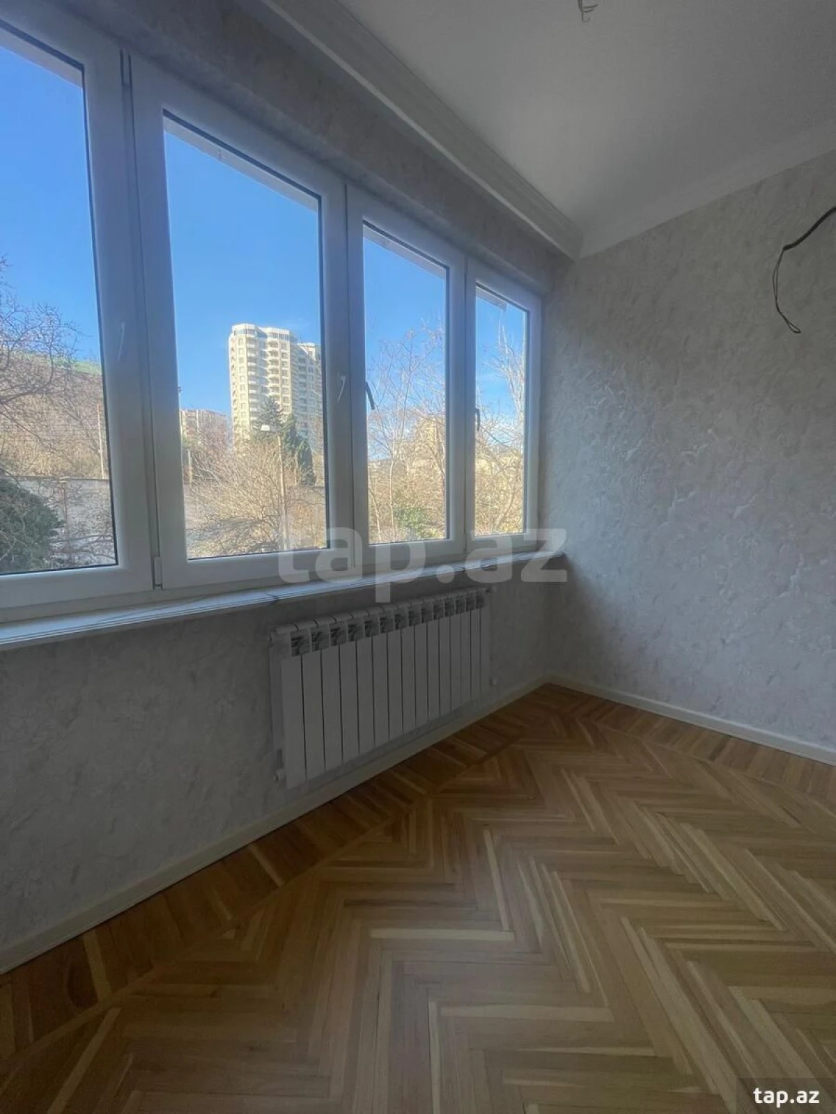 Satılır 3 otaqlı yeni tikili 75 m²