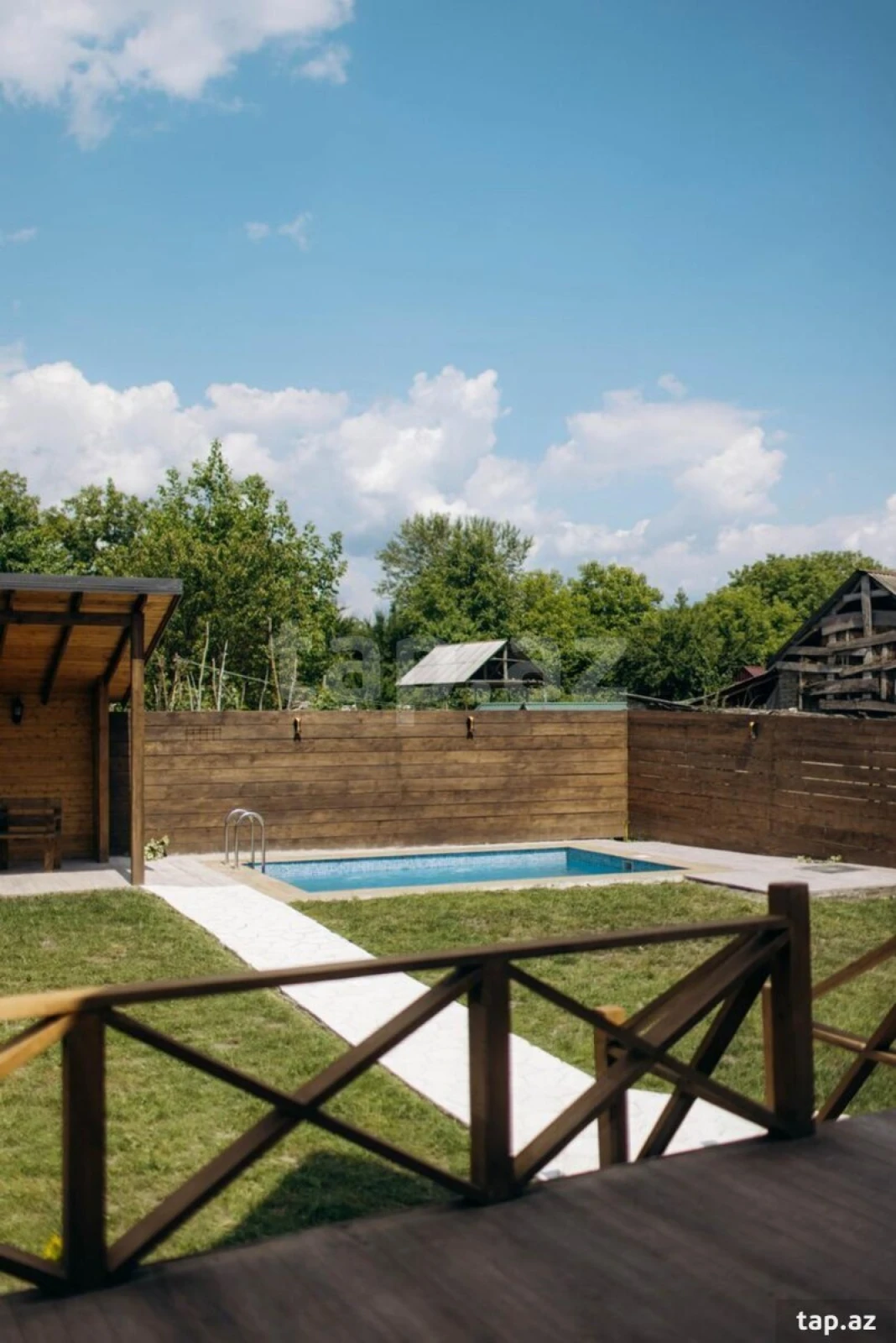 Kirayə verilir 3 otaqlı həyət evi