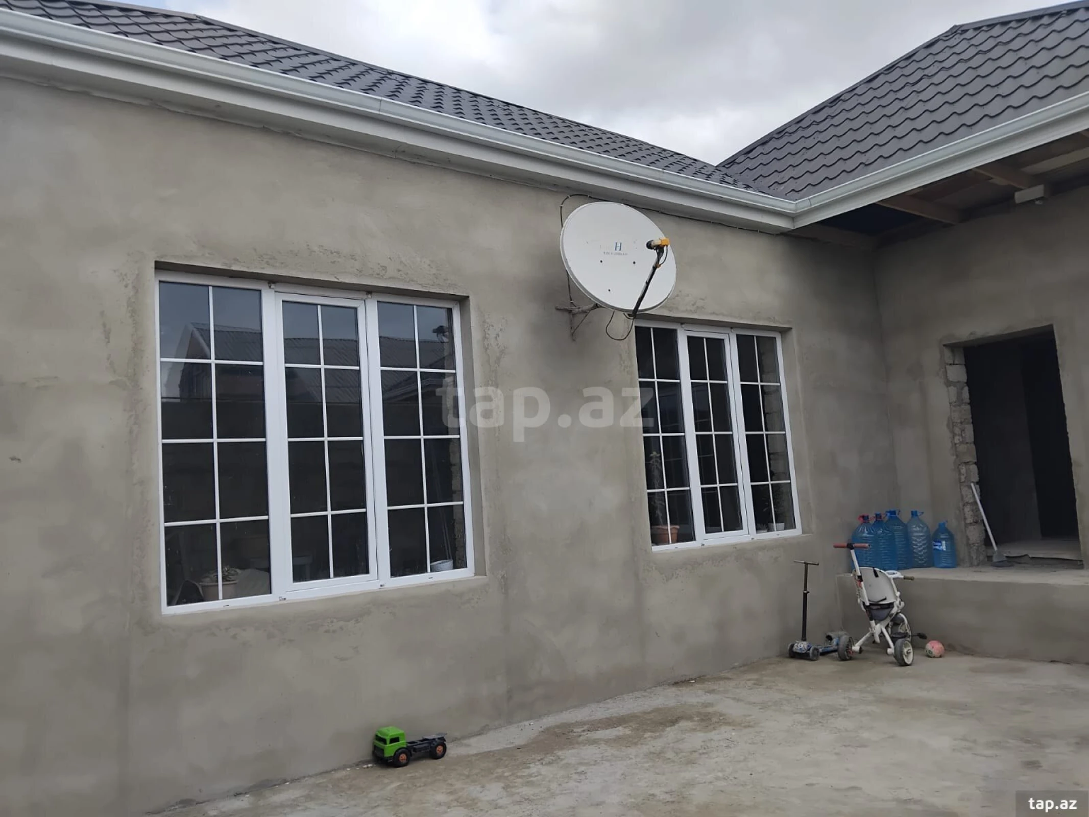 Satılır 4 otaqlı həyət evi