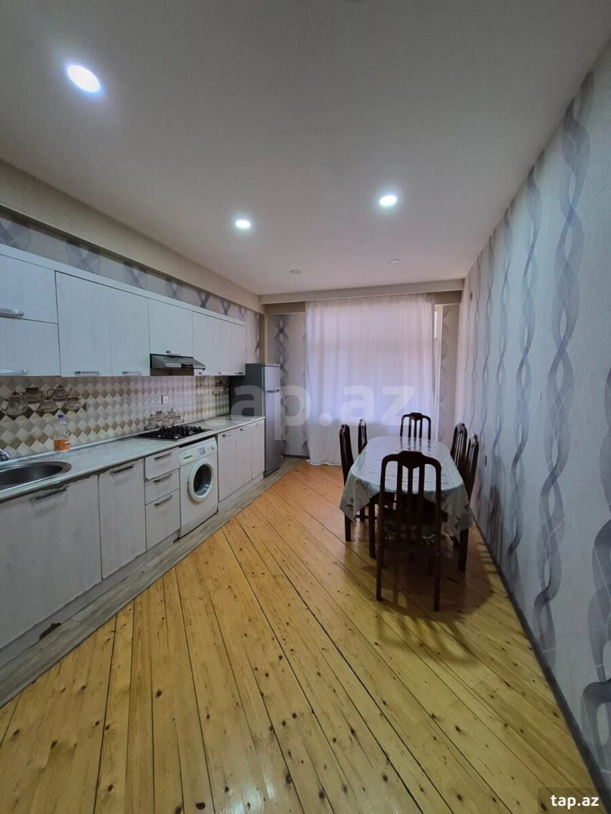 Kirayə verilir 2 otaqlı yeni tikili 96 m²