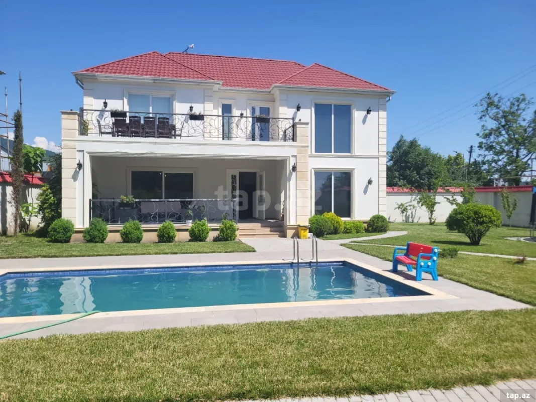 Kirayə verilir 4 otaqlı həyət evi