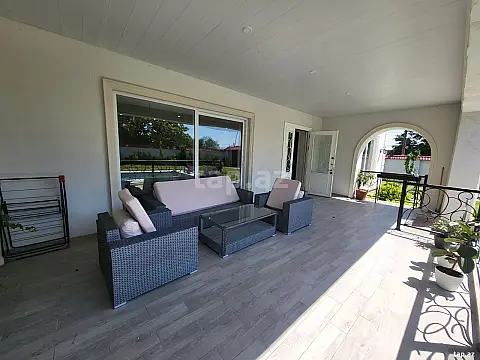 Kirayə verilir 4 otaqlı həyət evi