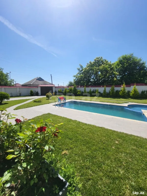 Kirayə verilir 4 otaqlı həyət evi