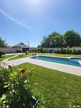 Kirayə verilir 4 otaqlı həyət evi