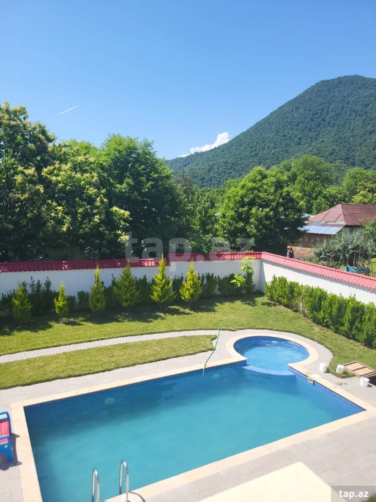 Kirayə verilir 4 otaqlı həyət evi