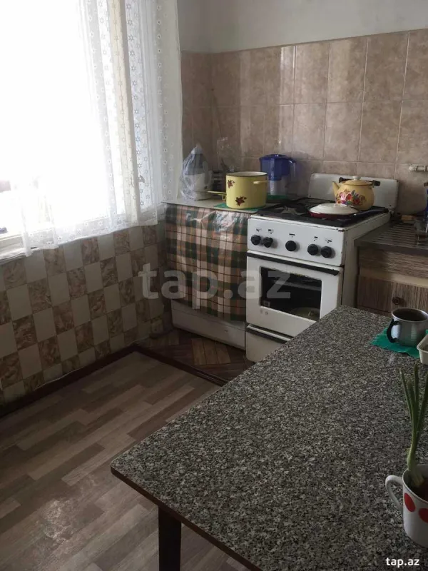 Satılır 4 otaqlı mənzil 105 m²
