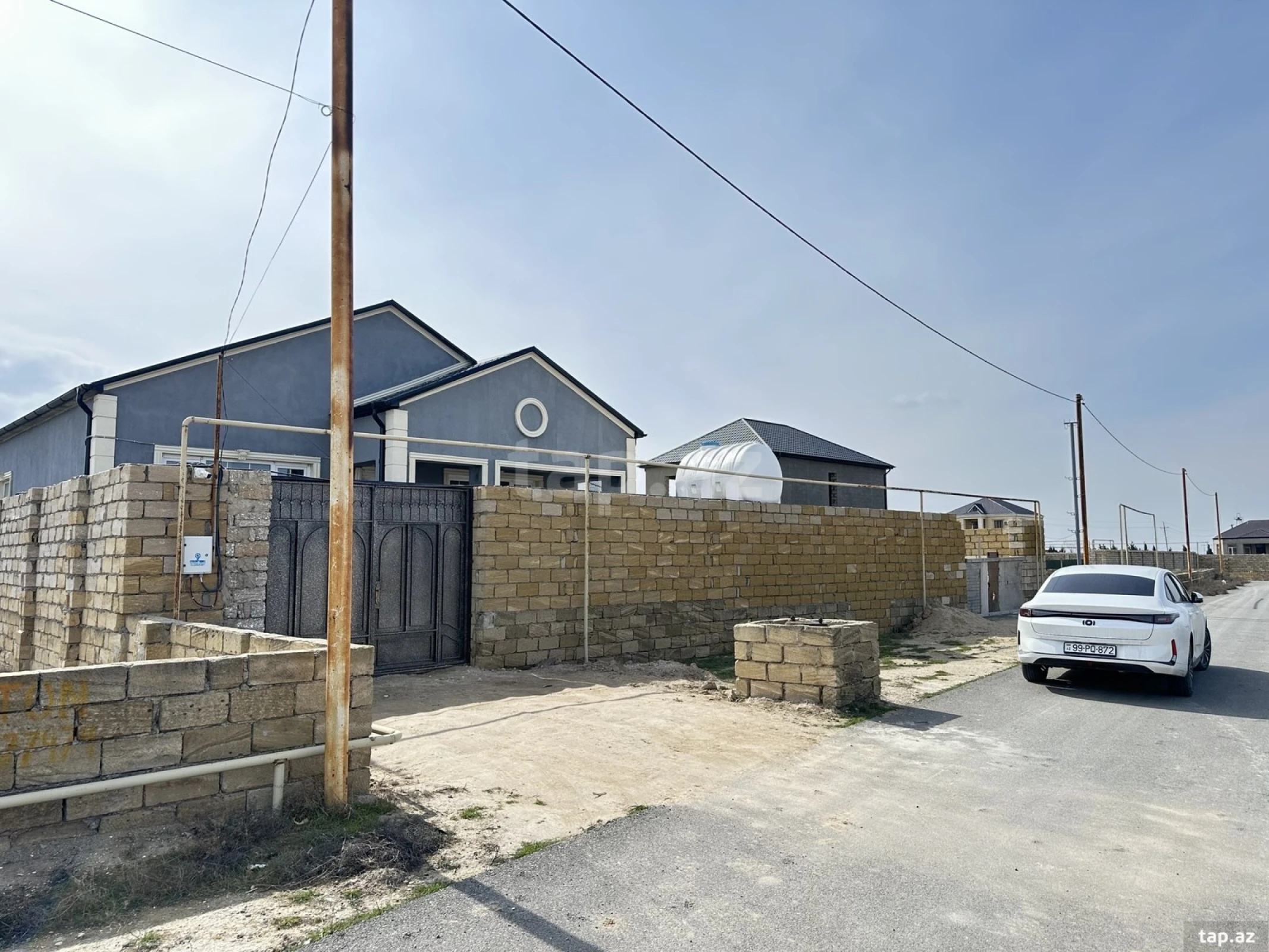 Satılır 4 otaqlı həyət evi