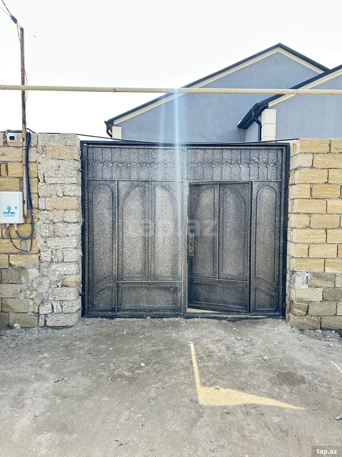 Satılır 4 otaqlı həyət evi