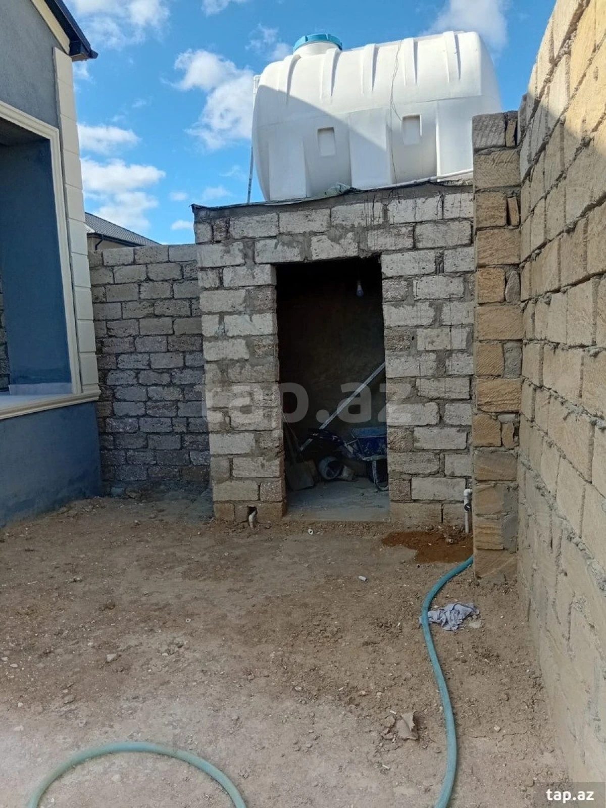 Satılır 4 otaqlı həyət evi