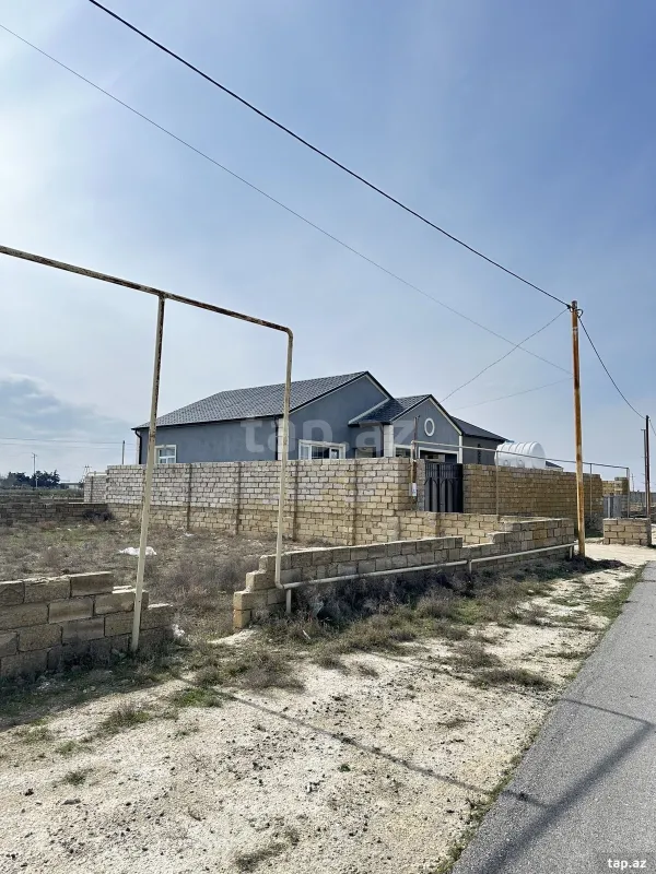 Satılır 4 otaqlı həyət evi