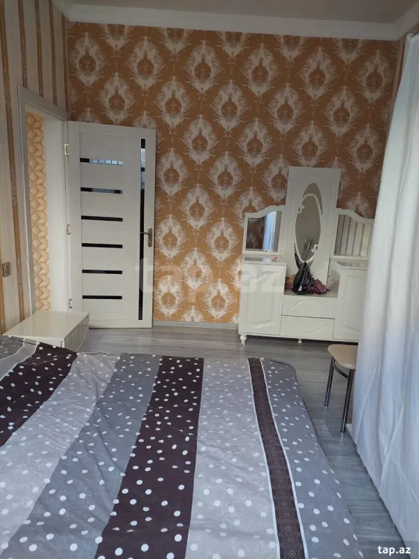 Satılır 4 otaqlı həyət evi