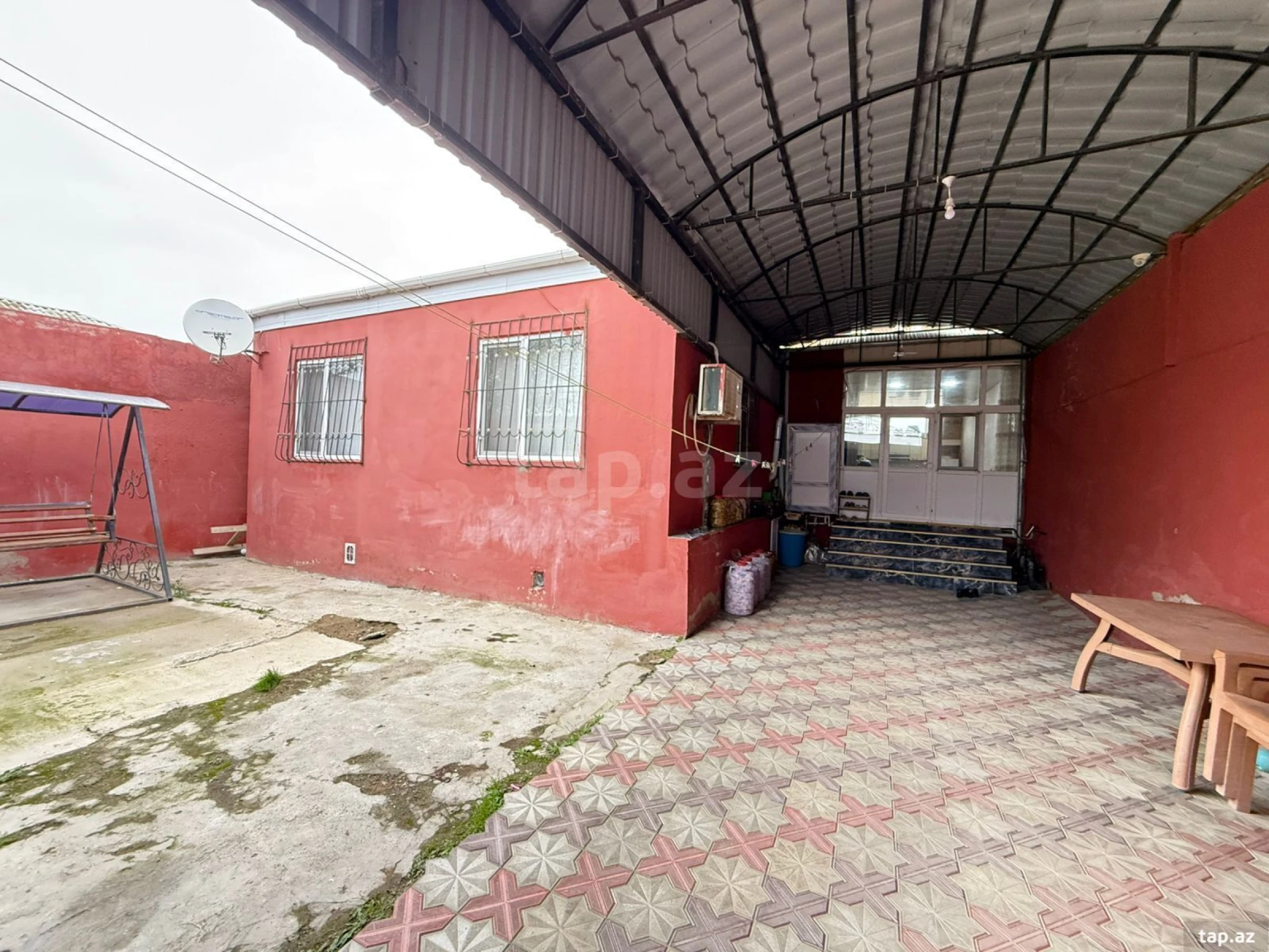 Satılır 5 otaqlı həyət evi