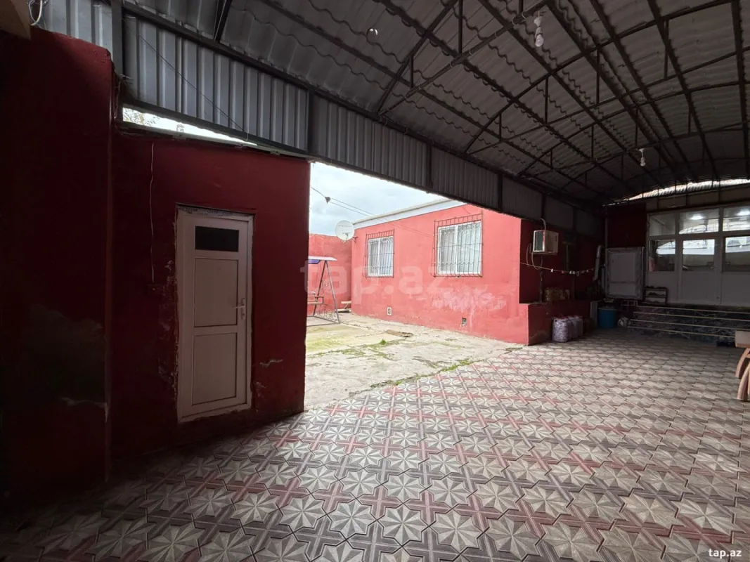 Satılır 5 otaqlı həyət evi