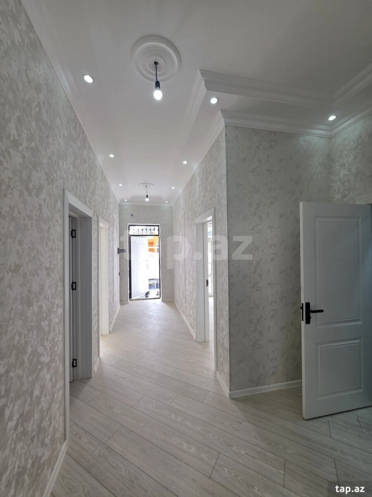 Satılır 4 otaqlı həyət evi