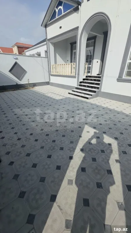 Satılır 4 otaqlı həyət evi