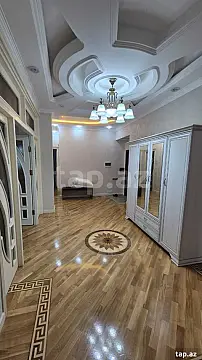 Kirayə verilir 4 otaqlı yeni tikili 200 m²