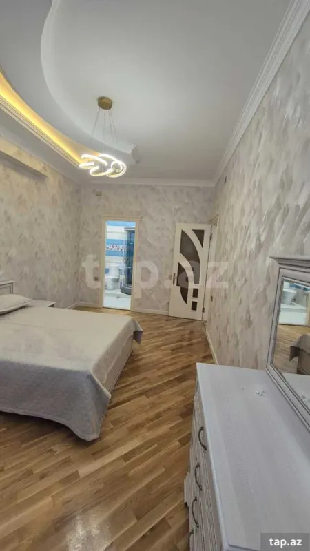 Kirayə verilir 4 otaqlı yeni tikili 200 m²