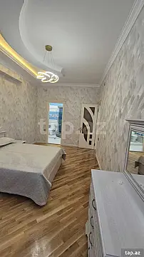 Kirayə verilir 4 otaqlı yeni tikili 200 m²