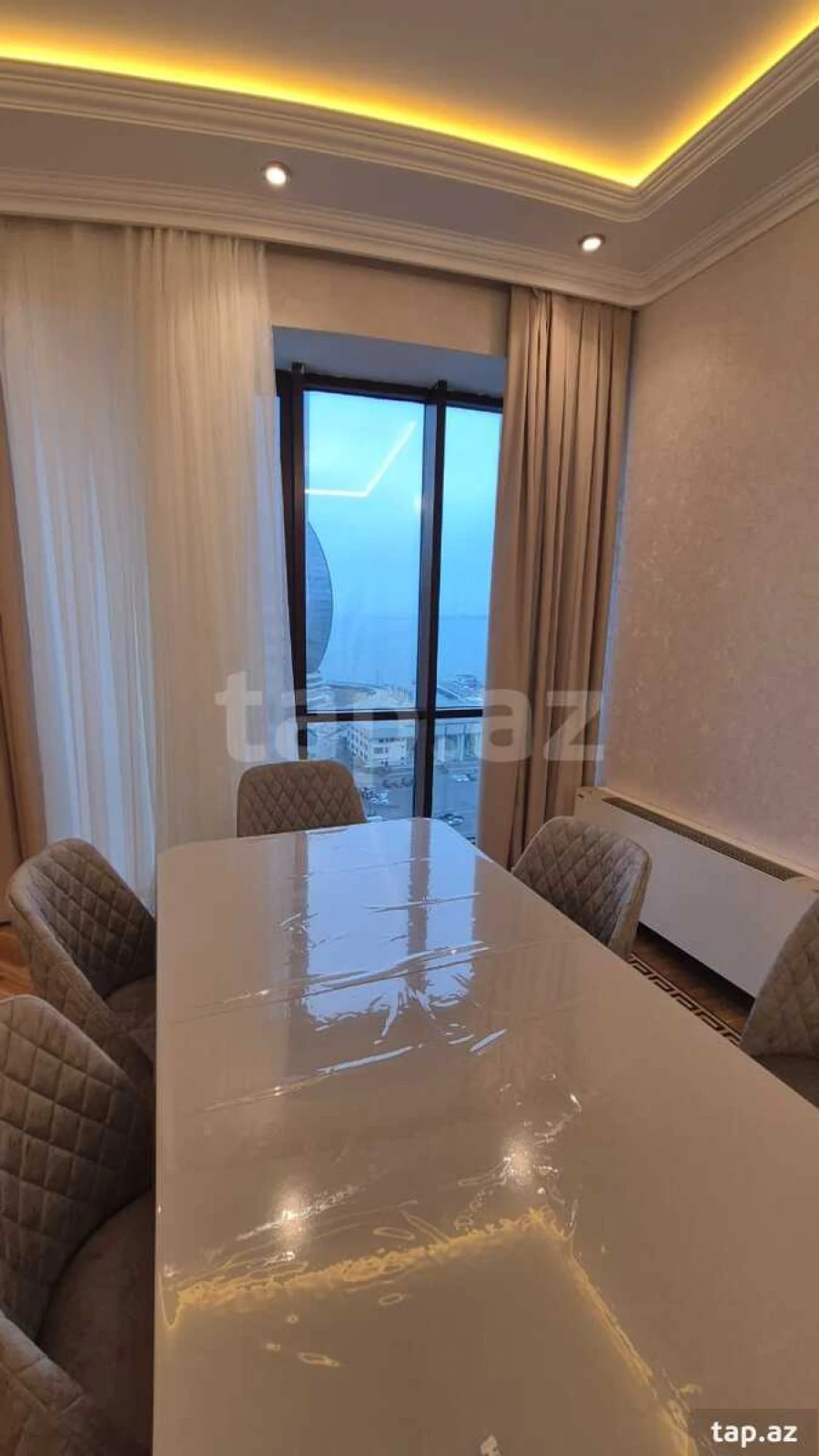 Kirayə verilir 4 otaqlı yeni tikili 200 m²