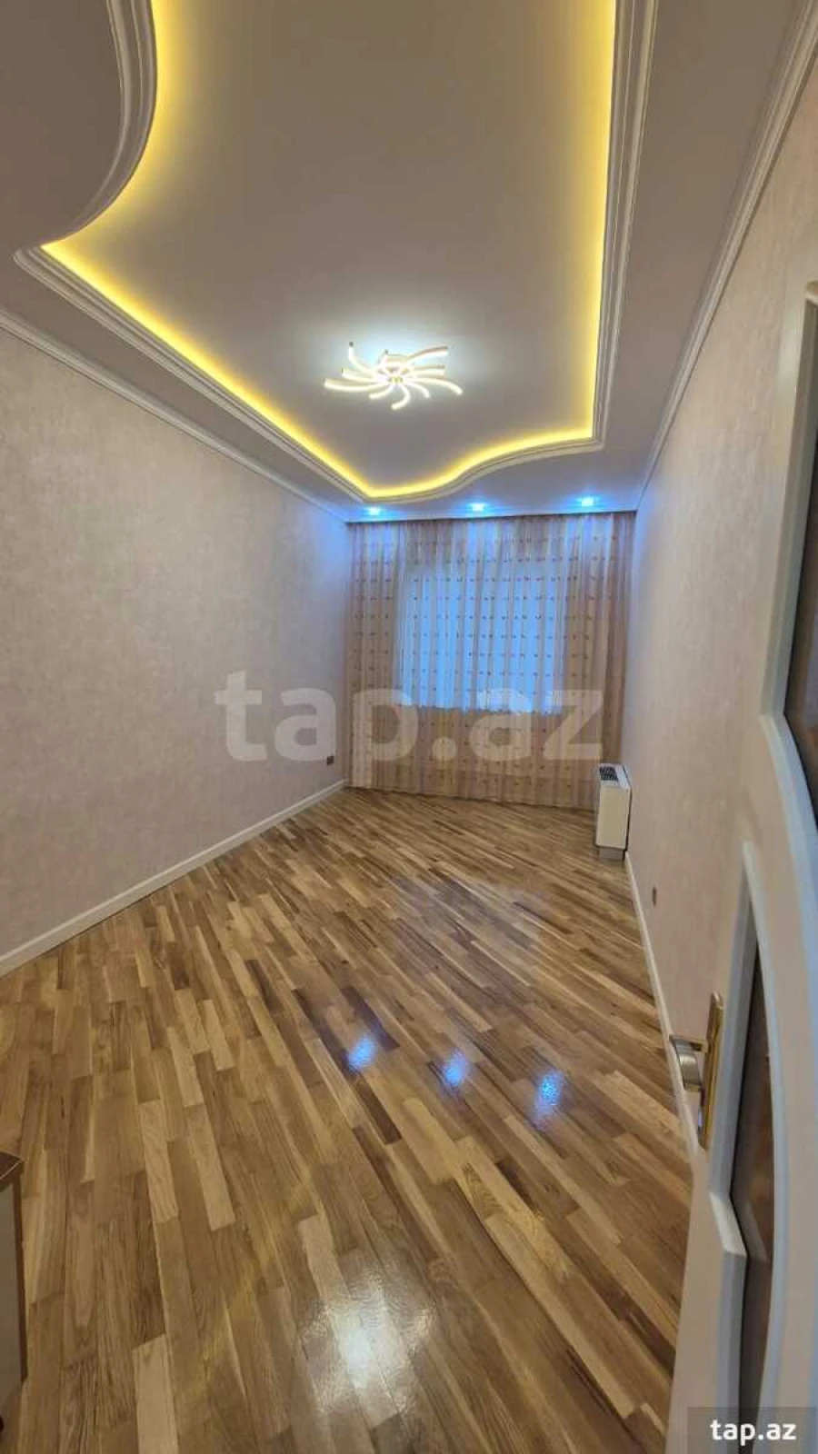 Kirayə verilir 4 otaqlı yeni tikili 200 m²