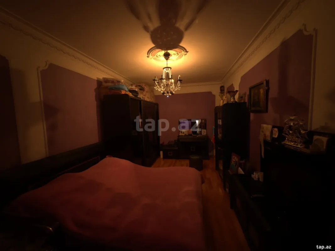 Satılır 5 otaqlı mənzil 121 m²