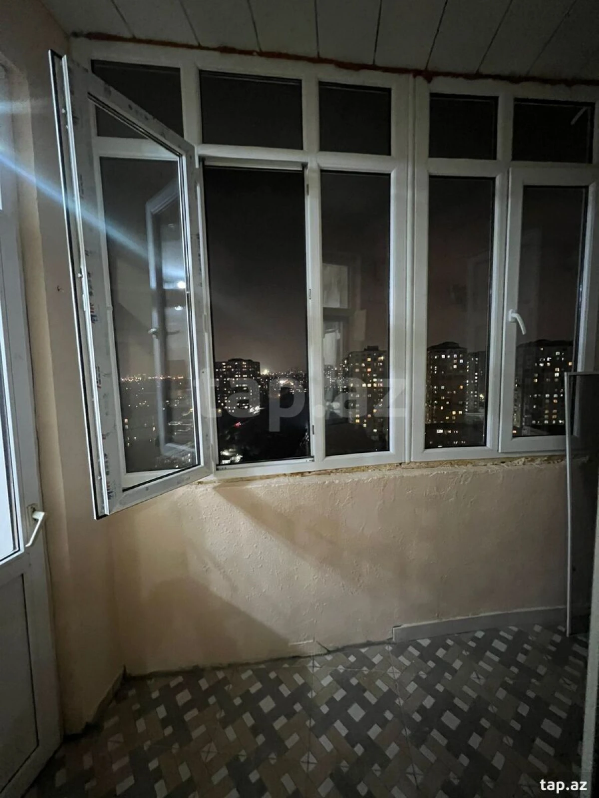 Kirayə verilir 2 otaqlı yeni tikili 100 m²