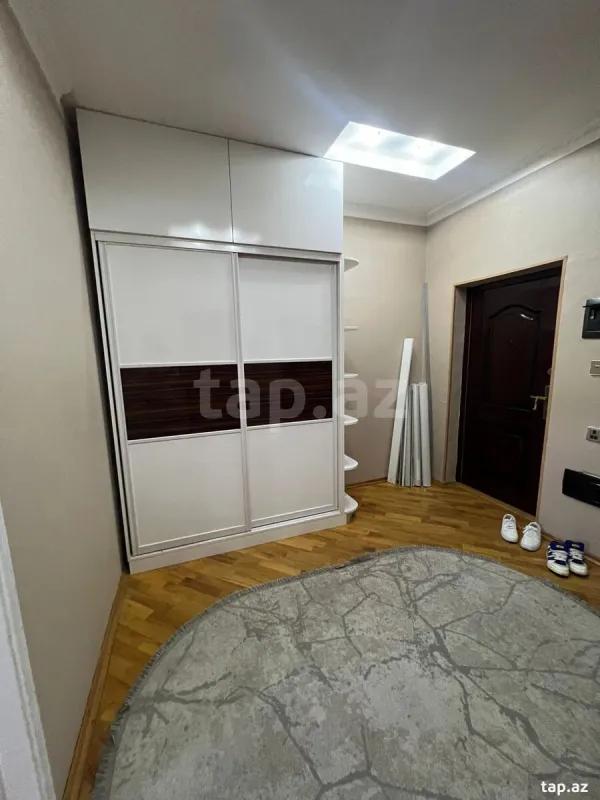 Kirayə verilir 2 otaqlı yeni tikili 100 m²