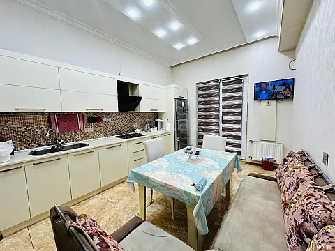 Satılır 3 otaqlı yeni tikili 165 m²