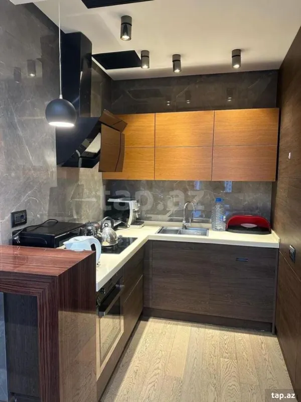 Kirayə verilir 2 otaqlı yeni tikili 70 m²